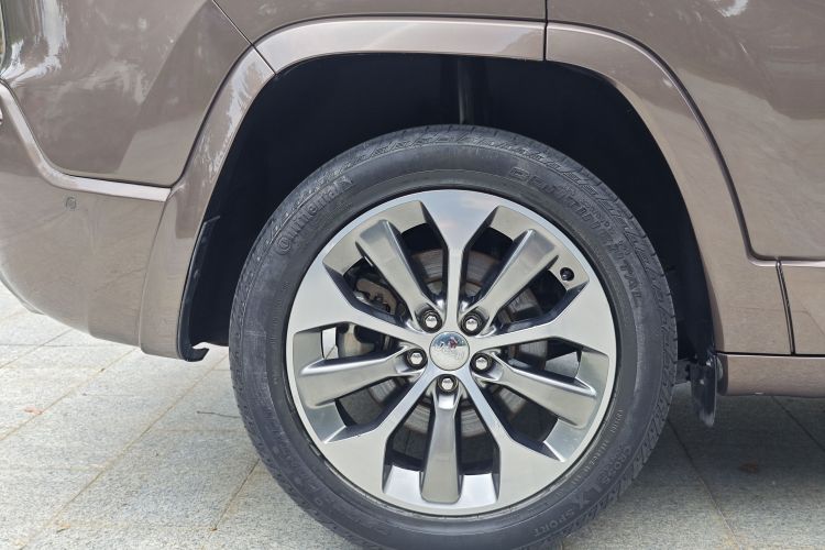 Used Jeep Cherokee 2019 2.0T Four-Wheel Drive All-Round Version China VI Right Rear Wheel Hub
