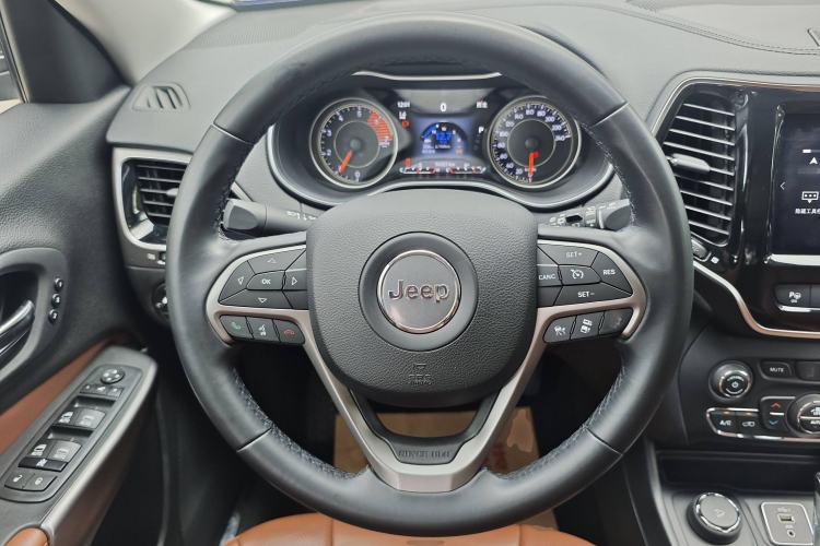 Used Jeep Cherokee 2019 2.0T Four-Wheel Drive All-Round Version China VI Steering Wheel