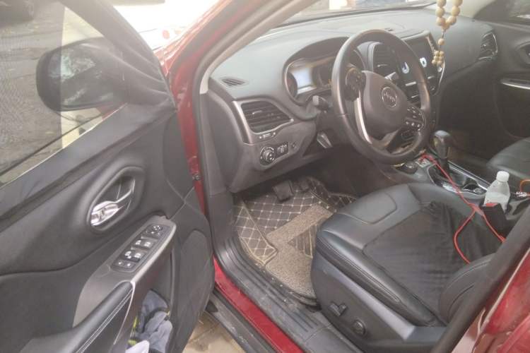 Used Jeep Cherokee 2019 2.0T Four-Wheel Drive Exploration Edition + Autonomous Driving Smart Package China V Driver Seat