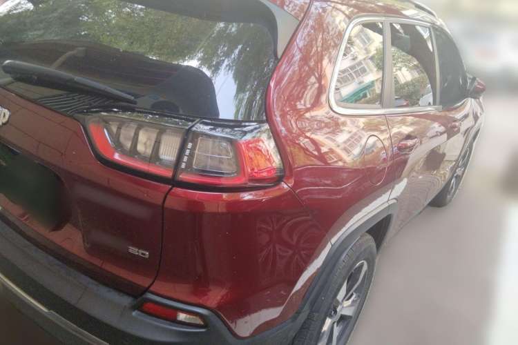 Used Jeep Cherokee 2019 2.0T Four-Wheel Drive Exploration Edition + Autonomous Driving Smart Package China V Rear Right 45 Deg