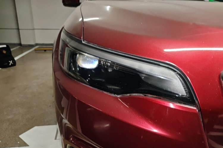 Used Jeep Cherokee 2019 2.0T Two-Wheel Drive Smart Enjoyment Version China VI Right Front Headlight