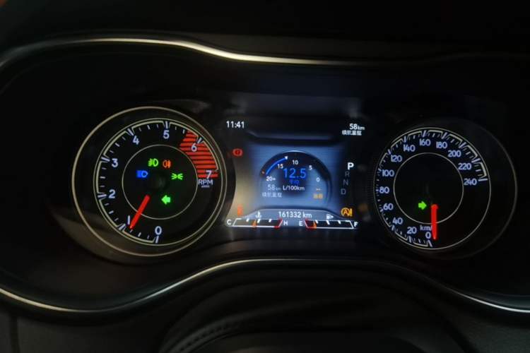Used Jeep Cherokee 2019 2.0T Two-Wheel Drive Smart Enjoyment Version China VI Instrument Cluster