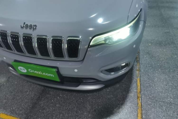 Used Jeep Cherokee 2019 2.0T Two-Wheel Drive Smart Enjoyment Version China VI Left Front Headlight