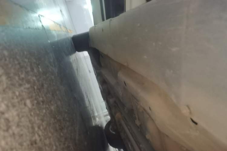 Used Jeep Cherokee 2019 2.0T Two-Wheel Drive Smart Enjoyment Version China VI Left Side Sill