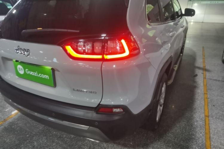 Used Jeep Cherokee 2019 2.0T Two-Wheel Drive Smart Enjoyment Version China VI Right Rear Taillight