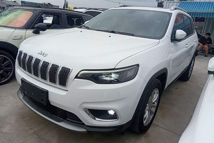 Used Jeep Cherokee 2019 2.0T Two-Wheel Drive Smart Enjoyment Version China VI Guazi used car, China used car export, Used car for sale, Used cars, Cheapest cars for sale