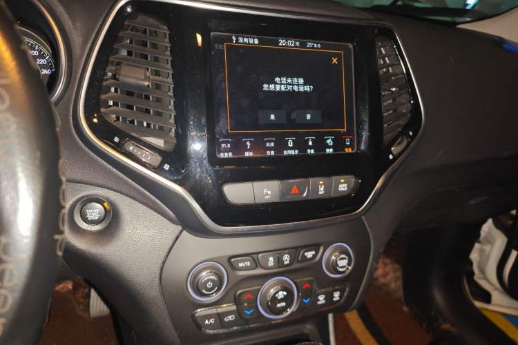 Used Jeep Cherokee 2019 2.0T Four-Wheel Drive Explorer Edition China V Audio And AC Panel