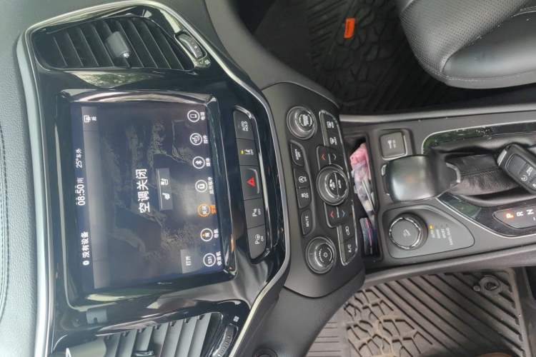 Used Jeep Cherokee 2019 2.0T Four-Wheel Drive All-Round Version China VI Audio And AC Panel