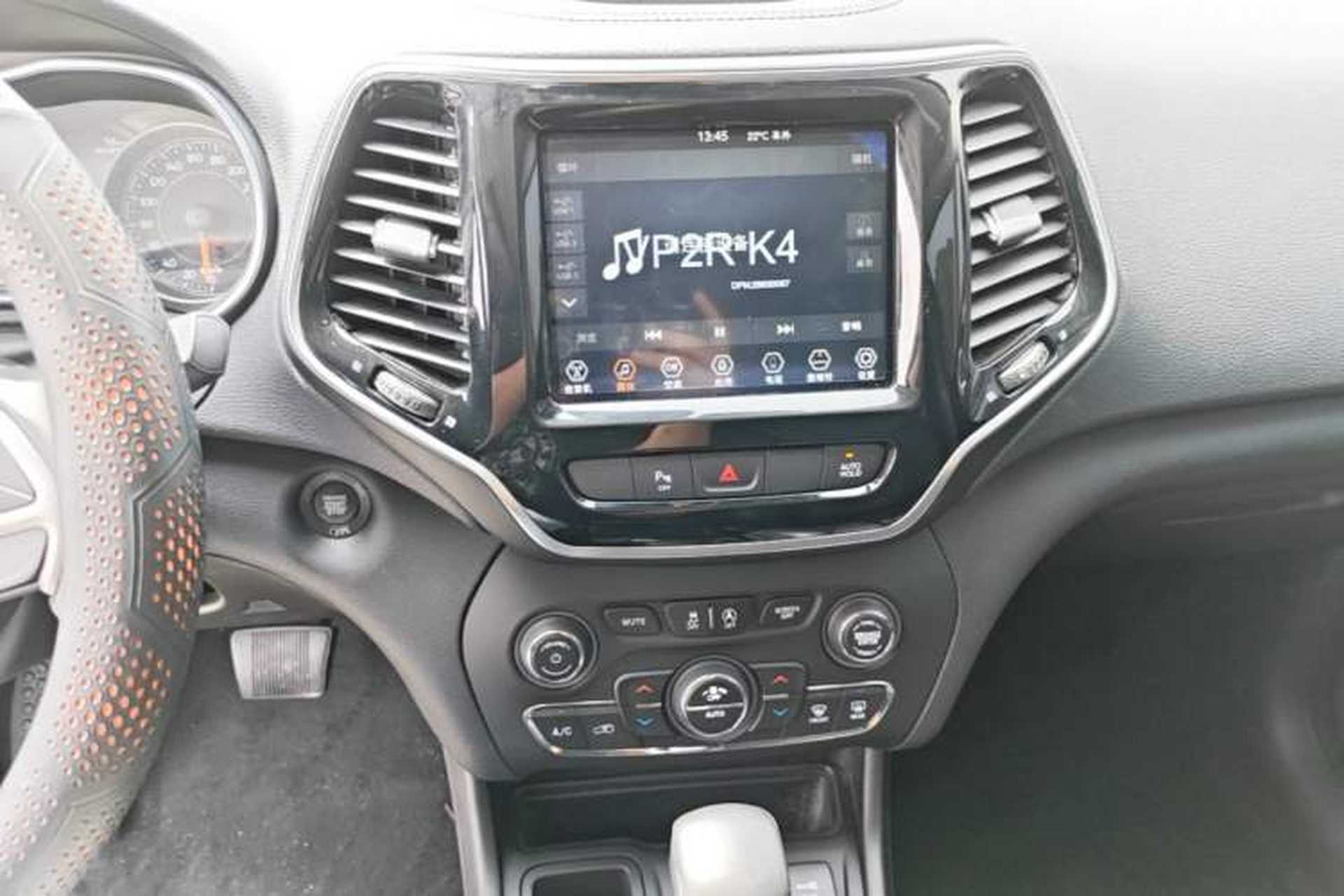 Used Jeep Cherokee 2019 2.0T Two-Wheel Drive Smart Enjoyment Version China V Audio And AC Panel