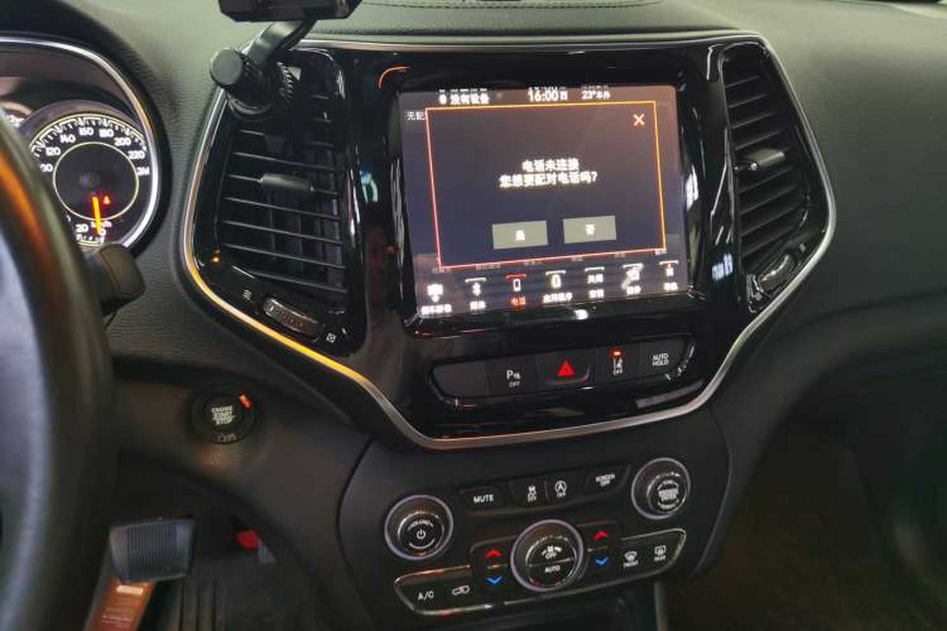 Used Jeep Cherokee 2019 2.0T Four-Wheel Drive Explorer Edition China V Audio And AC Panel