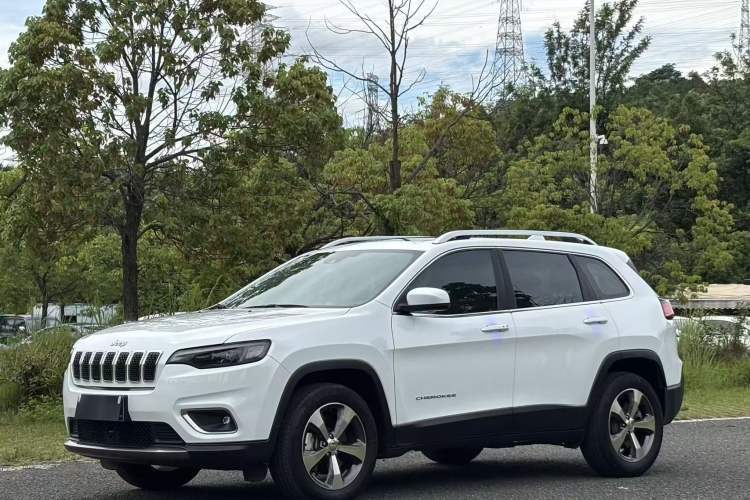 Used Jeep Cherokee 2019 2.0T Four-Wheel Drive Explorer Edition China V Guazi used car, China used car export, Used car for sale, Used cars, Cheapest cars for sale