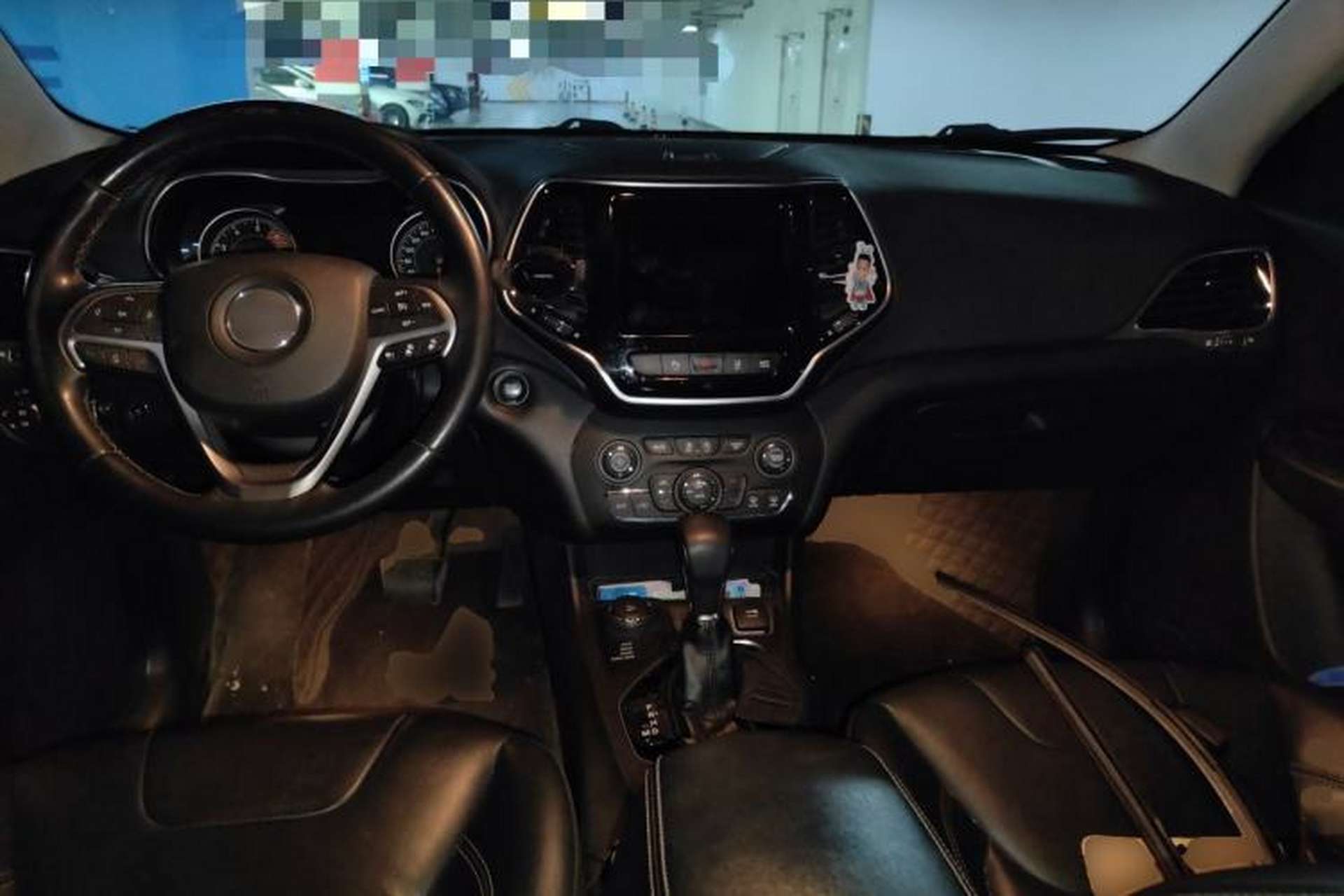 Used Jeep Cherokee 2019 2.0T Four-Wheel Drive Explorer Edition China VI Emission Standard Center Console