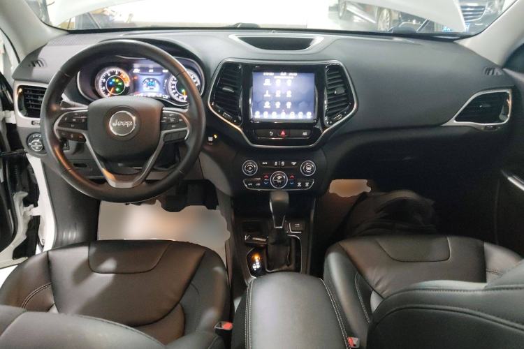 Used Jeep Cherokee 2019 2.0T Two-Wheel Drive Smart Enjoyment Version China V Center Console