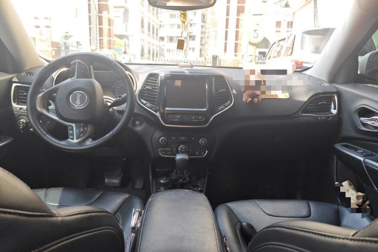 Used Jeep Cherokee 2019 2.0T Four-Wheel Drive Exploration Edition + Autonomous Driving Smart Package China V Center Console