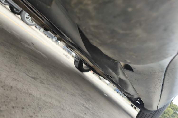 Used Jeep Cherokee 2019 2.0T Two-Wheel Drive Smart Enjoyment Version China V Chassis Front Left