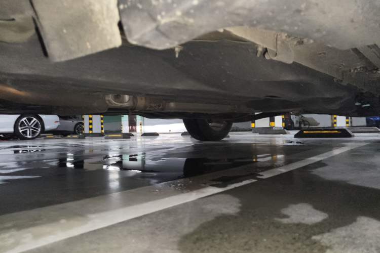 Used Jeep Cherokee 2019 2.0L 2WD Premium Edition China VI Chassis Front Left