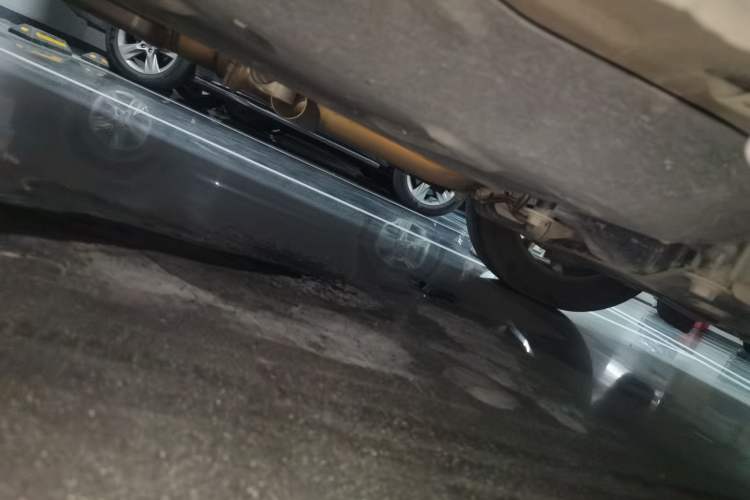 Used Jeep Cherokee 2019 2.0T Two-Wheel Drive Smart Enjoyment Version China VI Chassis Front Right
