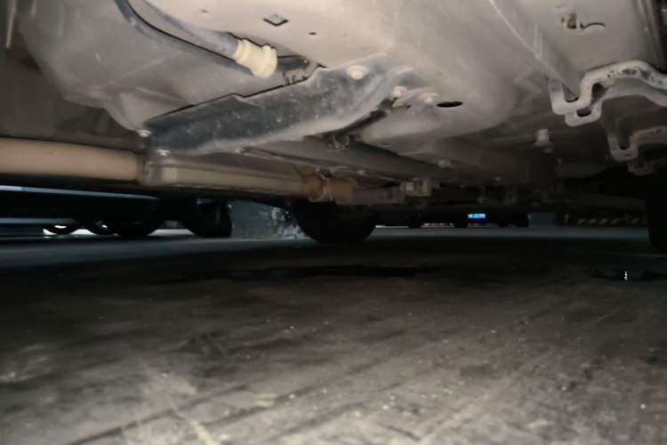 Used Jeep Cherokee 2019 2.0T Two-Wheel Drive Smart Enjoyment Version China VI Chassis Rear Right