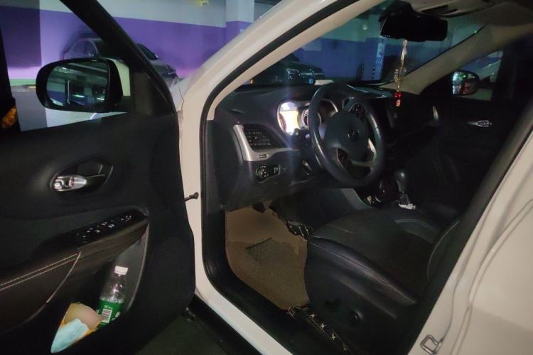 Used Jeep Cherokee 2019 2.0L Two-Wheel Drive Standard Edition China V Driver Seat