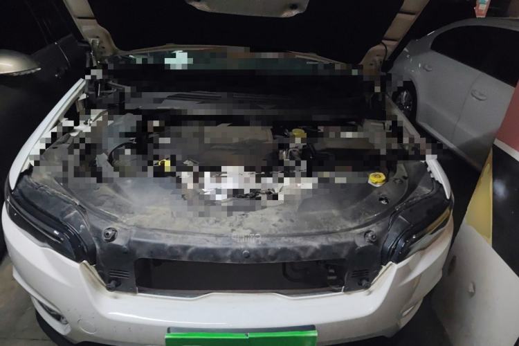 Used Jeep Cherokee 2019 2.0T Four-Wheel Drive Exploration Edition + Autonomous Driving Smart Package China V Engine Bay