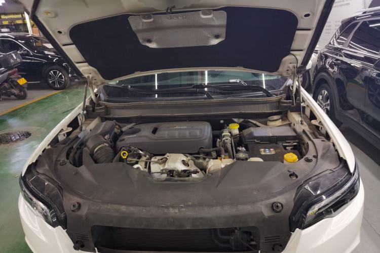 Used Jeep Cherokee 2019 2.0T Four-Wheel Drive Explorer Edition China V Engine Bay