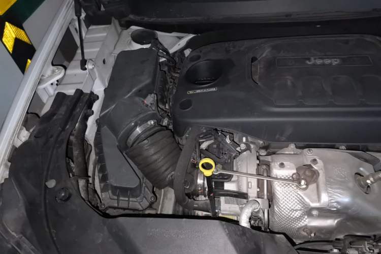 Used Jeep Cherokee 2019 2.0T 2WD Enjoyment Edition China V Engine Bay Right
