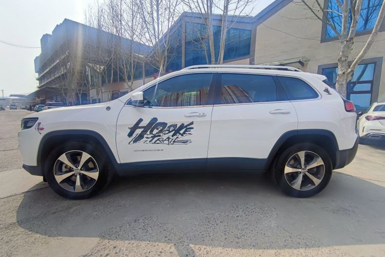Used Jeep Cherokee 2019 2.0T Four-Wheel Drive Explorer Edition China V Exterior 10
