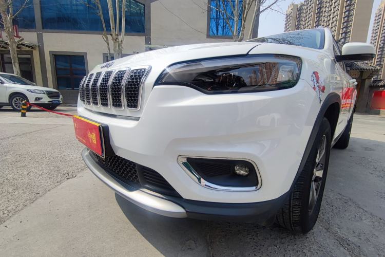 Used Jeep Cherokee 2019 2.0T Four-Wheel Drive Explorer Edition China V Exterior 11