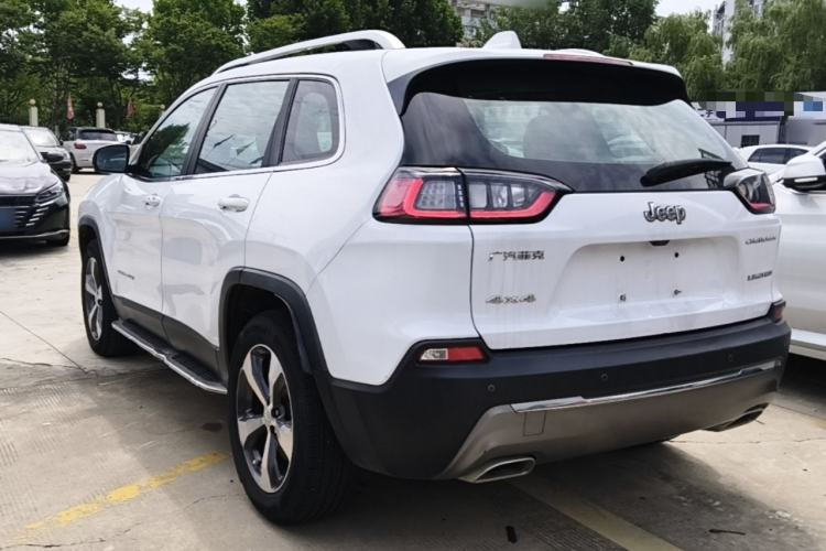 Used Jeep Cherokee 2019 2.0T Four-Wheel Drive Explorer Edition China VI Emission Standard Exterior 2