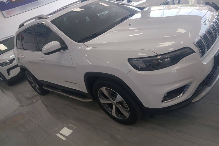Used Jeep Cherokee 2019 2.0T Two-Wheel Drive Yue Xiang Edition China VI Emission Standard Exterior 2