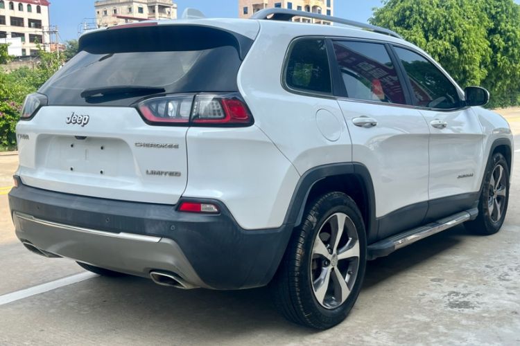 Used Jeep Cherokee 2019 2.0T 2WD Enjoyment Edition China V Exterior 3