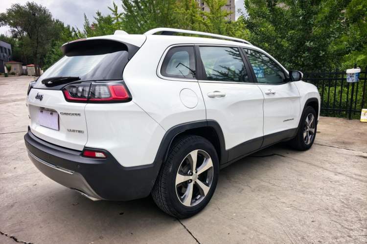 Used Jeep Cherokee 2019 2.0T Four-Wheel Drive Explorer Edition + Autonomous Driving Smart Package China VI Exterior 3