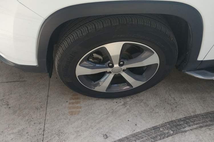 Used Jeep Cherokee 2019 2.0T 2WD Enjoyment Edition China V Exterior 4