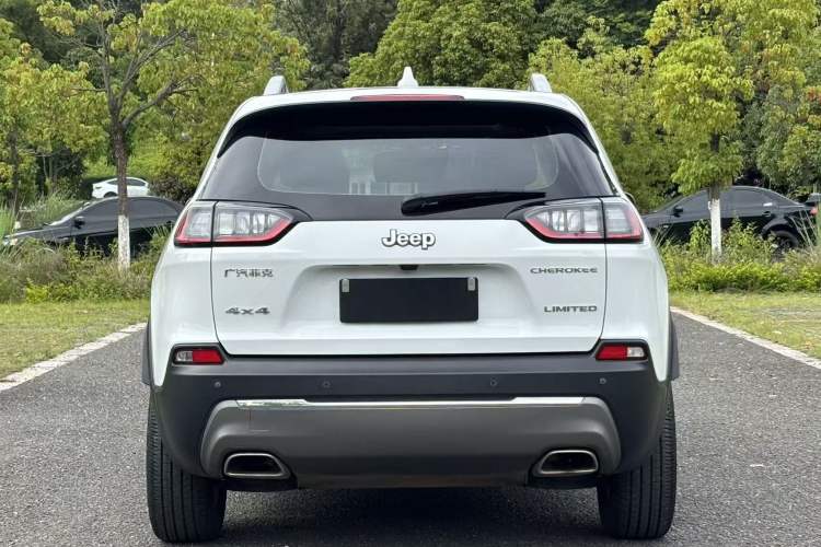 Used Jeep Cherokee 2019 2.0T Four-Wheel Drive Explorer Edition China V Exterior 5
