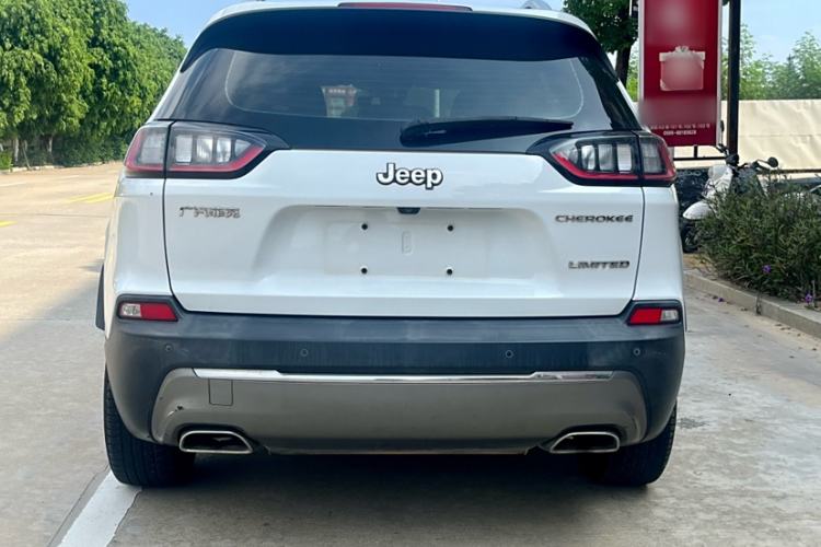 Used Jeep Cherokee 2019 2.0T 2WD Enjoyment Edition China V Exterior 5