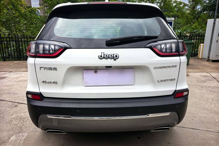 Used Jeep Cherokee 2019 2.0T Four-Wheel Drive Explorer Edition + Autonomous Driving Smart Package China VI Exterior 5