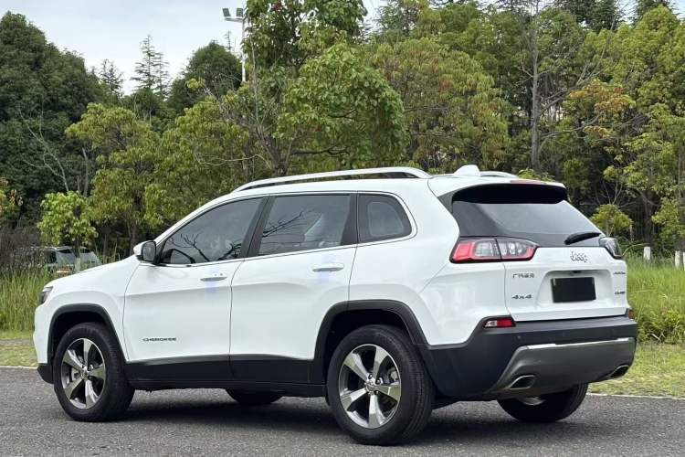Used Jeep Cherokee 2019 2.0T Four-Wheel Drive Explorer Edition China V Exterior 6