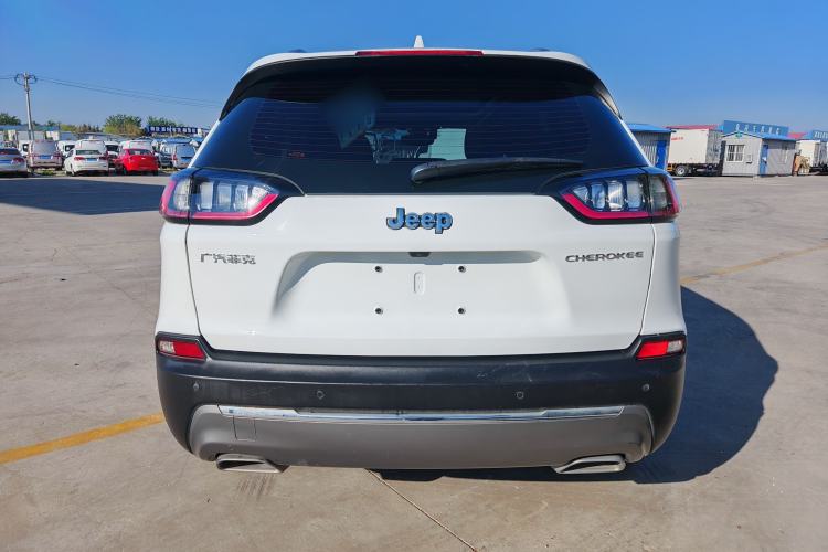 Used Jeep Cherokee 2019 2.0T Two-Wheel Drive Smart Enjoyment Version China VI Exterior 7