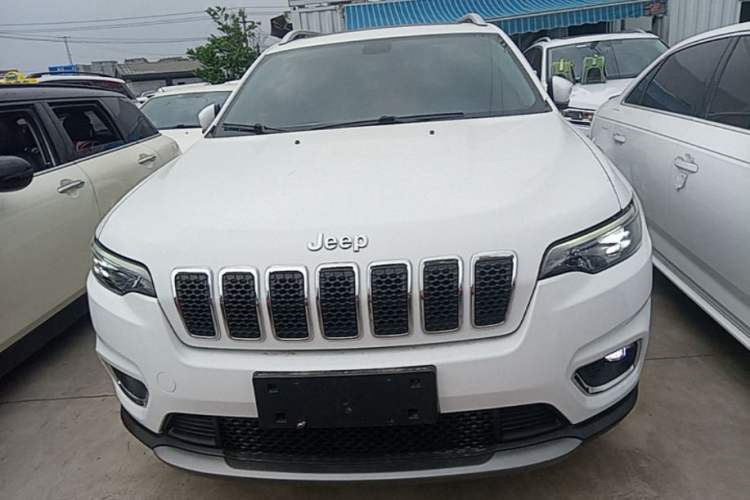 Used Jeep Cherokee 2019 2.0T Two-Wheel Drive Smart Enjoyment Version China VI Front