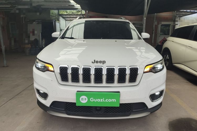 Used Jeep Cherokee 2019 2.0T Four-Wheel Drive Explorer Edition China VI Emission Standard Front