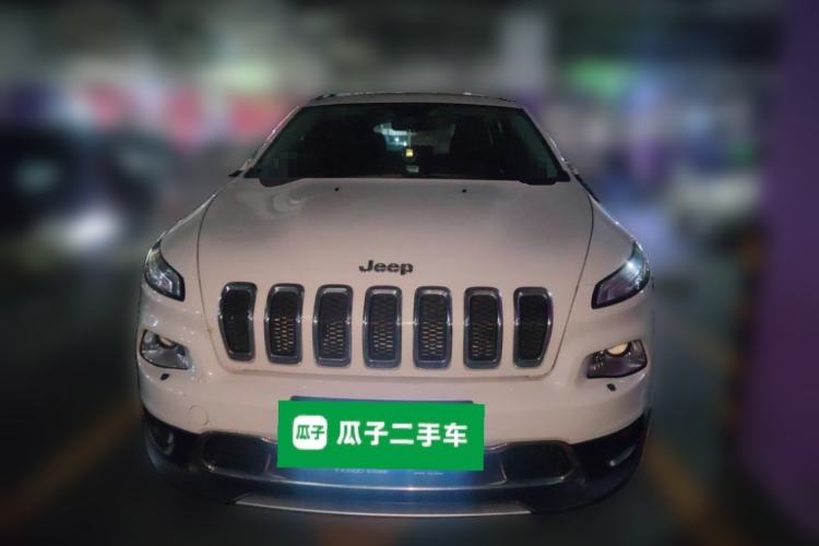 Used Jeep Cherokee 2019 2.0L Two-Wheel Drive Standard Edition China V Front
