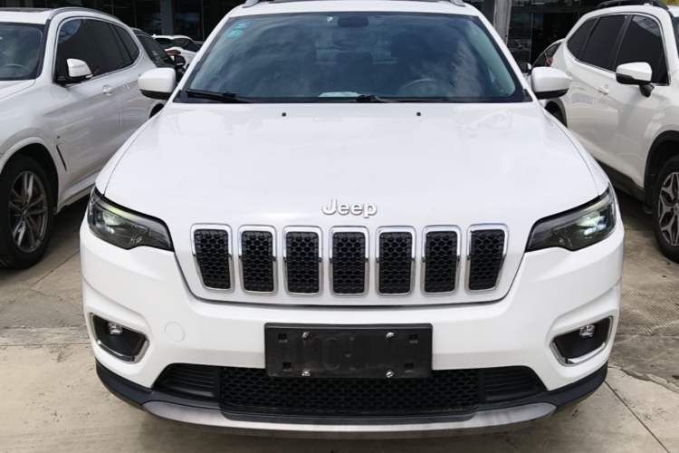 Used Jeep Cherokee 2019 2.0T Four-Wheel Drive Explorer Edition China VI Emission Standard Front