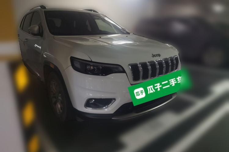 Used Jeep Cherokee 2019 2.0T Two-Wheel Drive Smart Enjoyment Version China VI Front Right 45 Deg