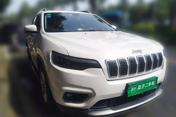 Used Jeep Cherokee 2019 2.0T Two-Wheel Drive Smart Enjoyment Version China VI Front Right 45 Deg