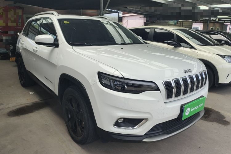 Used Jeep Cherokee 2019 2.0T Four-Wheel Drive Explorer Edition China VI Emission Standard Front Right 45 Deg