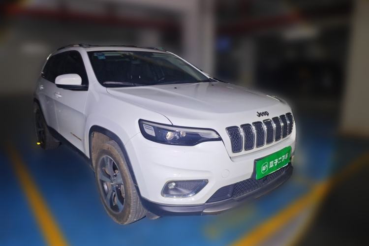 Used Jeep Cherokee 2019 2.0T Four-Wheel Drive Explorer Edition China V Front Right 45 Deg