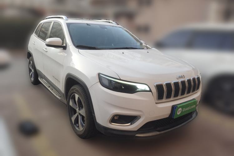Used Jeep Cherokee 2019 2.0T Four-Wheel Drive Explorer Edition China VI Emission Standard Front Right 45 Deg