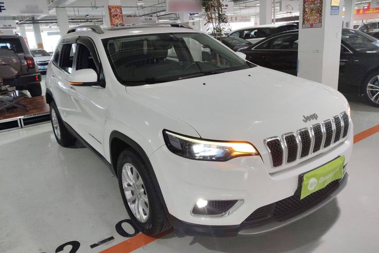 Used Jeep Cherokee 2019 2.0T Two-Wheel Drive Smart Enjoyment Version China V Front Right 45 Deg