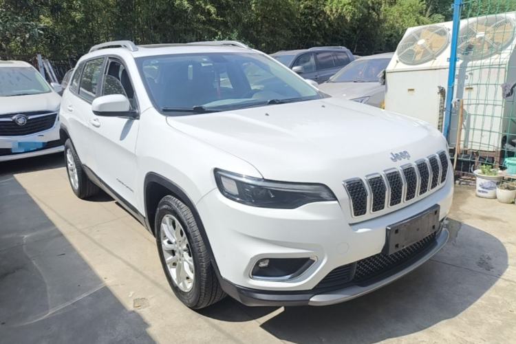 Used Jeep Cherokee 2019 2.0T Two-Wheel Drive Smart Enjoyment Version China VI Front Right 45 Deg