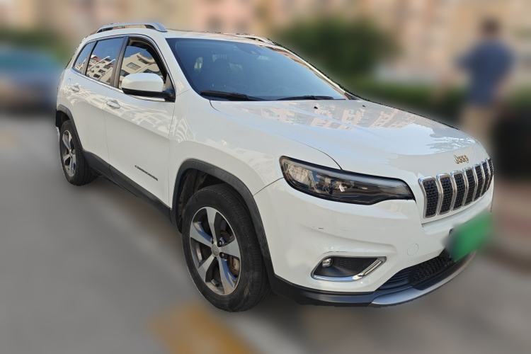 Used Jeep Cherokee 2019 2.0T Four-Wheel Drive Explorer Edition China V Front Right 45 Deg